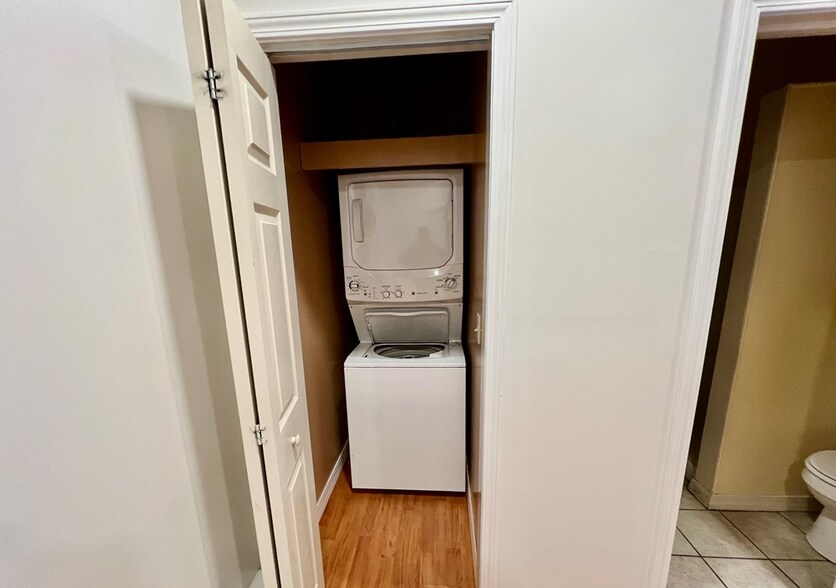 More Photos Of 18 W Bridge St, Oswego Storefront Retail Residential For Sale