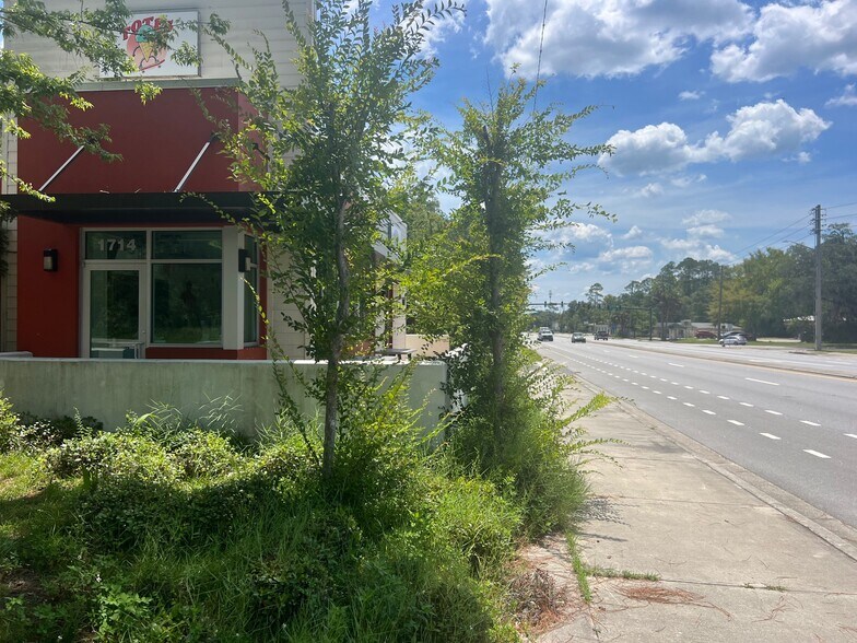 More Photos Of 1714 SE Hawthorne Rd, Gainesville Restaurant For Sale