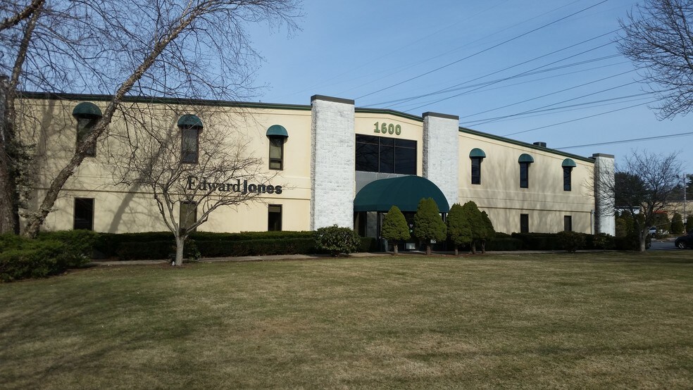 Primary Photo Of 1600 Providence Hwy, Walpole Office For Lease