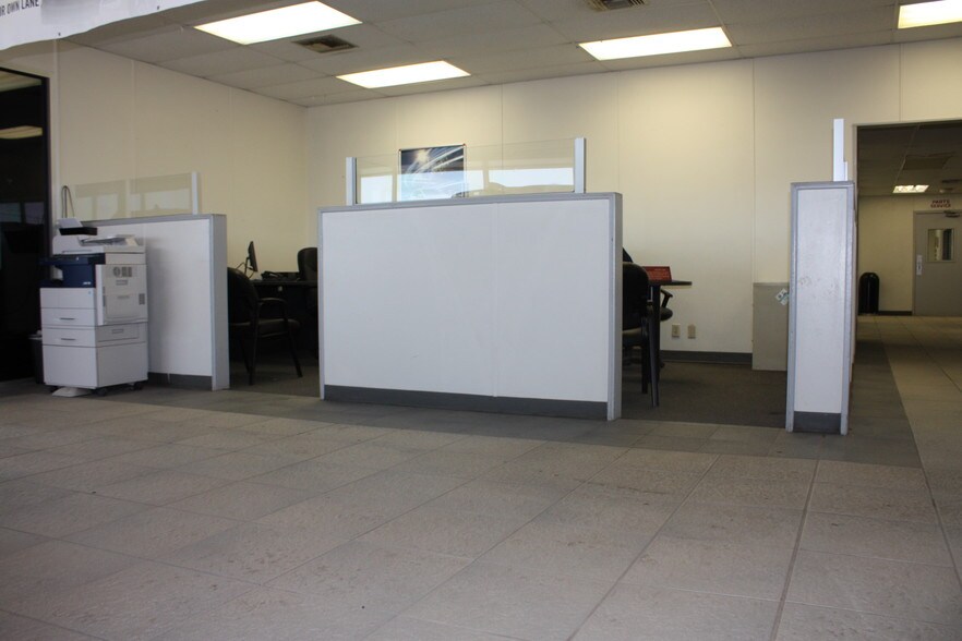 More Photos Of 3915 W Wall St, Midland Auto Dealership For Sale
