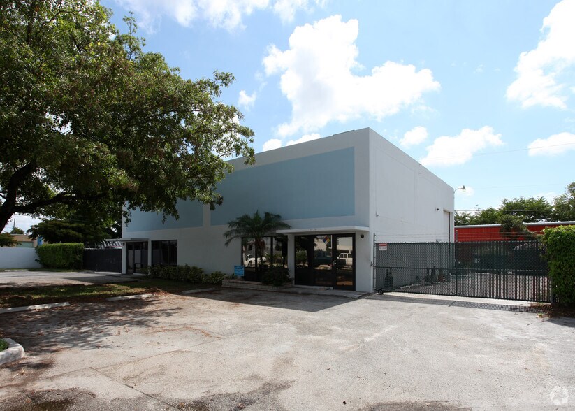 More Photos Of 1840-1842 NW 21st St, Pompano Beach Warehouse For Lease