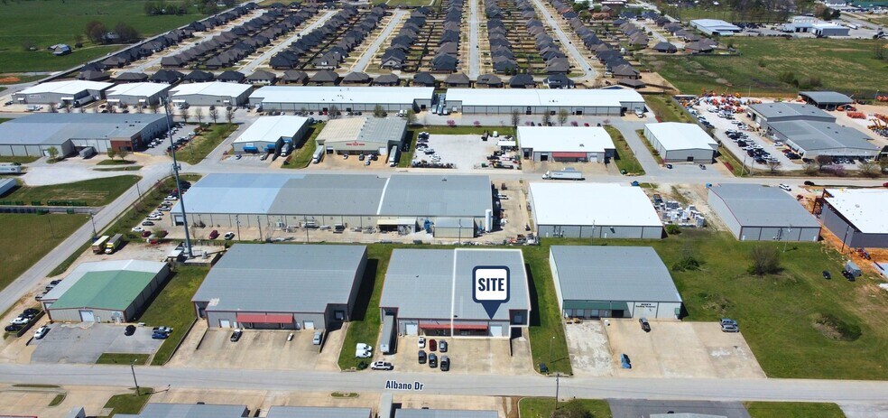 More Photos Of 413 Albano Dr, Springdale Warehouse For Lease