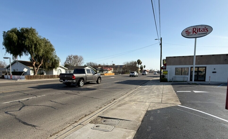 More Photos Of 107 W Pacheco Blvd, Los Banos Restaurant For Sale