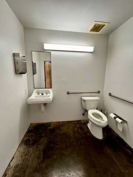 More Photos Of 320 Ohukai Rd, Kihei Office For Sale