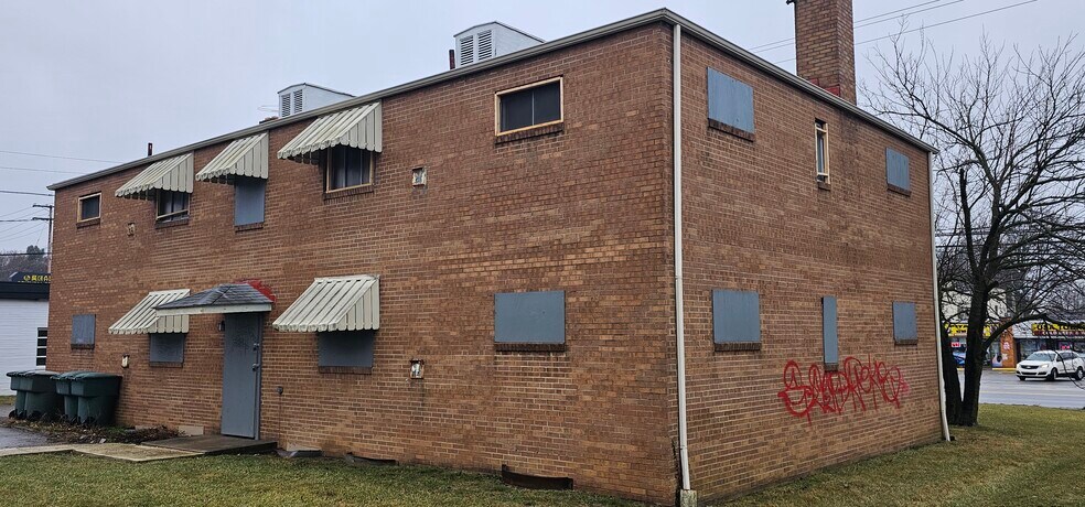 More Photos Of 4994 N High St, Columbus Apartments For Sale