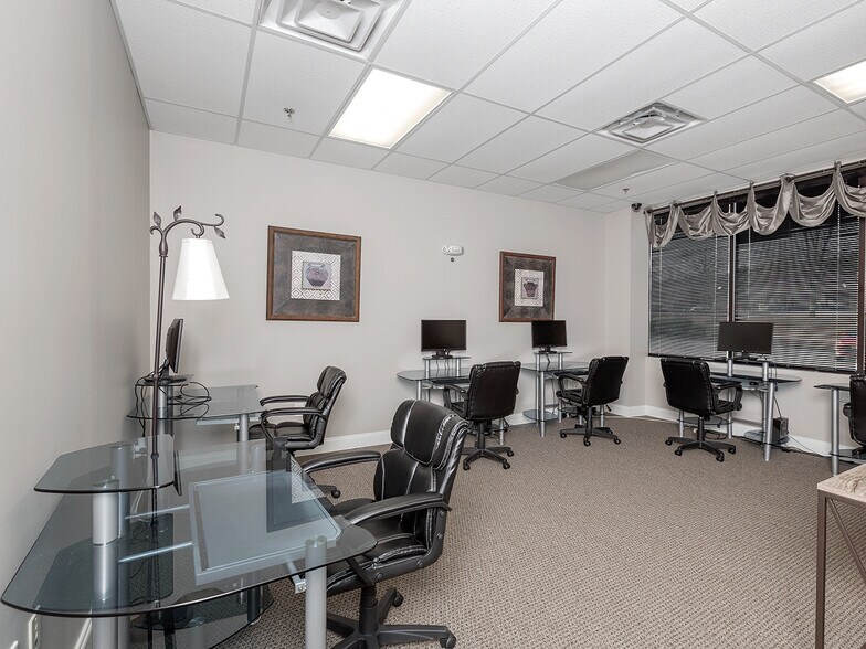 More Photos Of 8052 Mall, Lithonia Medical For Lease