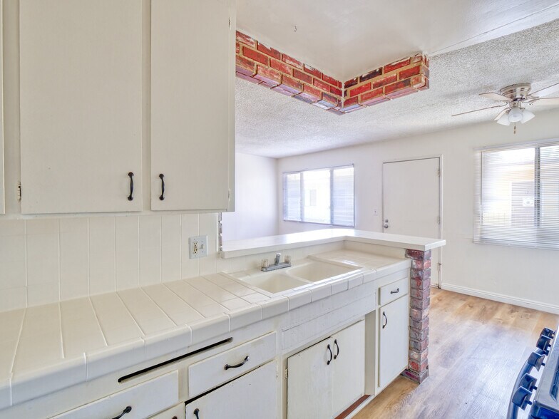 More Photos Of 8530 Sunland Blvd, Sun Valley Apartments For Sale