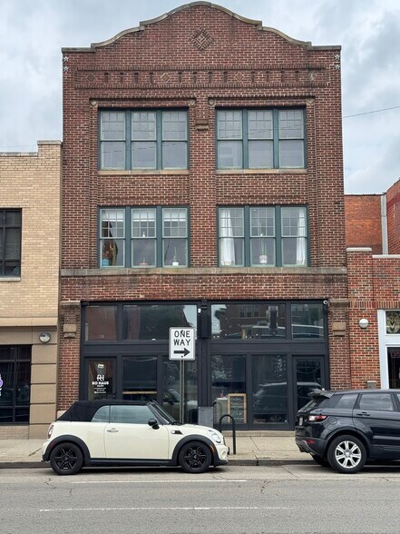 More Photos Of 108-110 E Main St, Columbus Storefront Retail Office For Sale