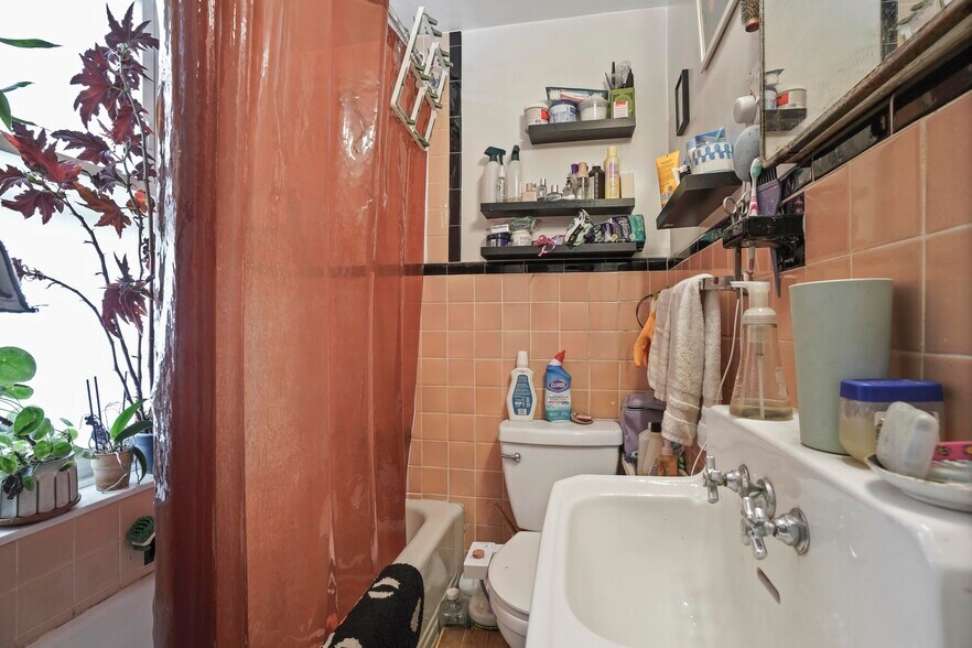 More Photos Of 6046 Putnam Ave, Ridgewood Apartments For Sale