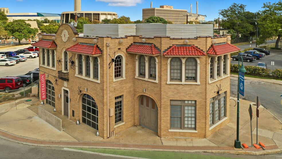 More Photos Of 604 S Alamo St, San Antonio Freestanding For Lease