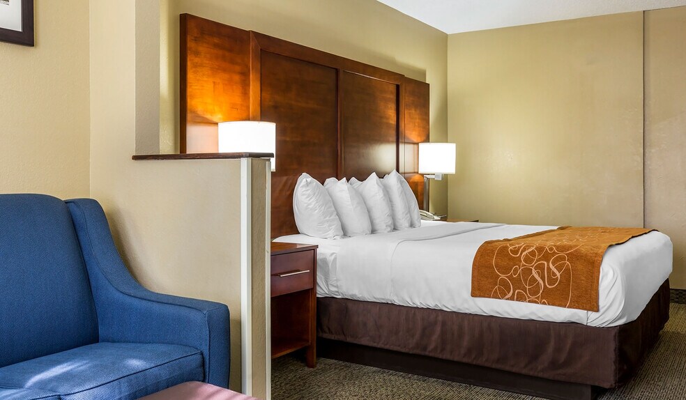 More Photos Of 2235 173rd St, Lansing Hotel For Sale