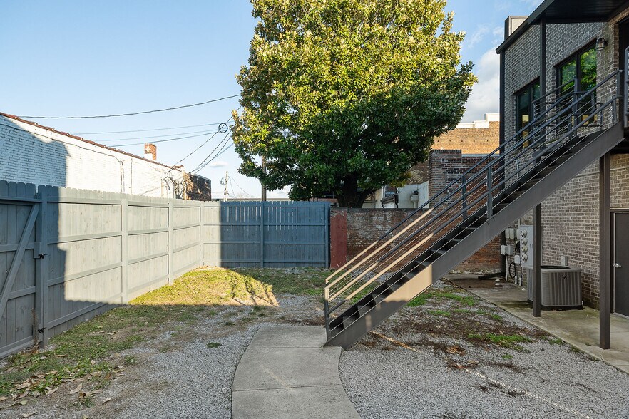 More Photos Of 207 E Main St, McMinnville General Retail For Sale