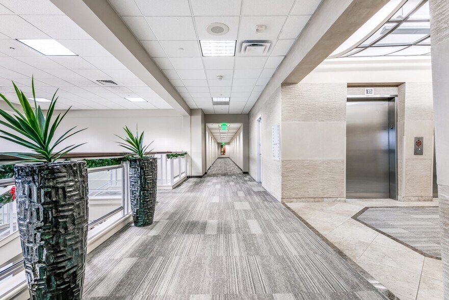 More Photos Of 12606 Greenville Ave, Dallas Medical For Lease