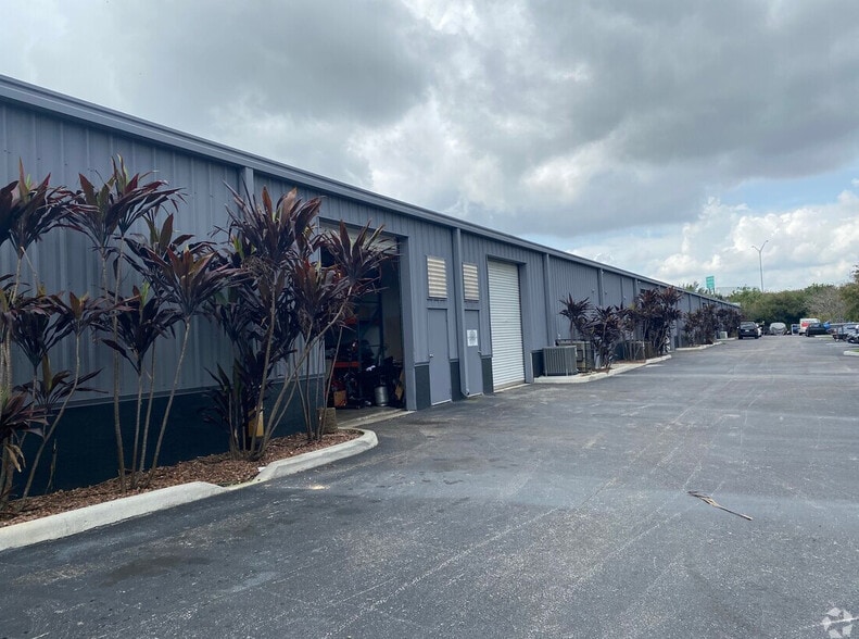 More Photos Of 6557 Garden Rd, Riviera Beach Unknown For Lease