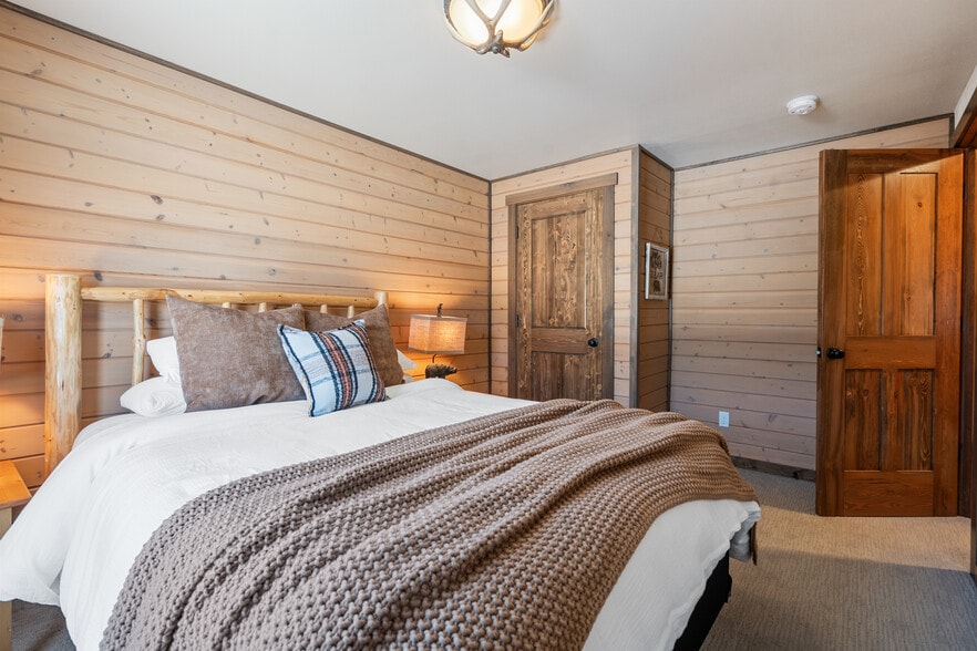 More Photos Of 1845 Hodgson Rd, Whitefish Hotel For Sale