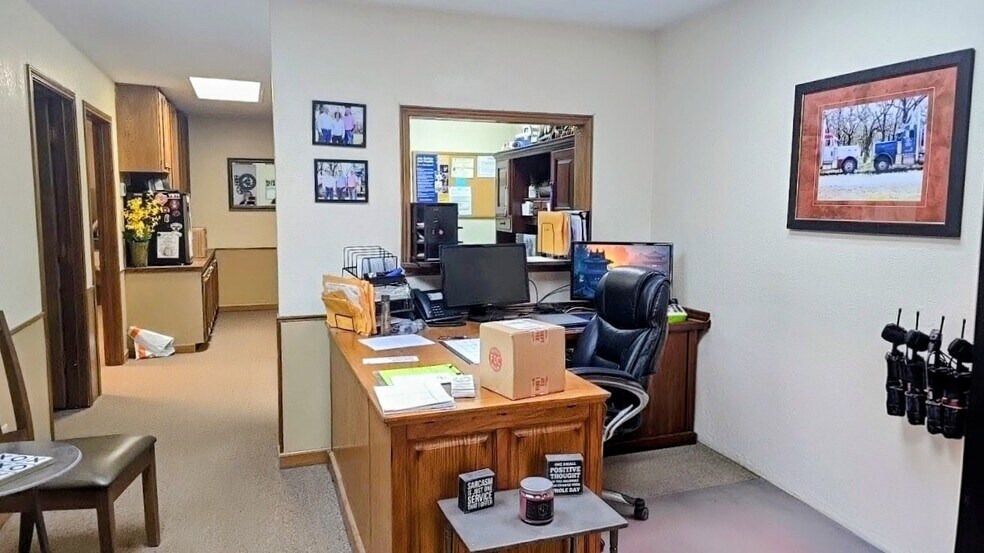 More Photos Of 212 N Church St, Jacksboro Warehouse For Sale