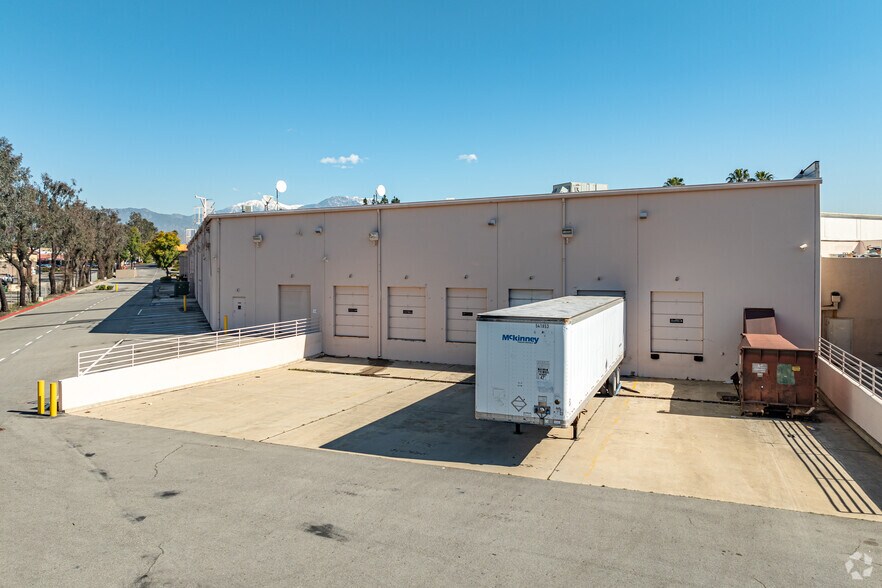 More Photos Of 5533-5549 Philadelphia St, Chino Unknown For Lease