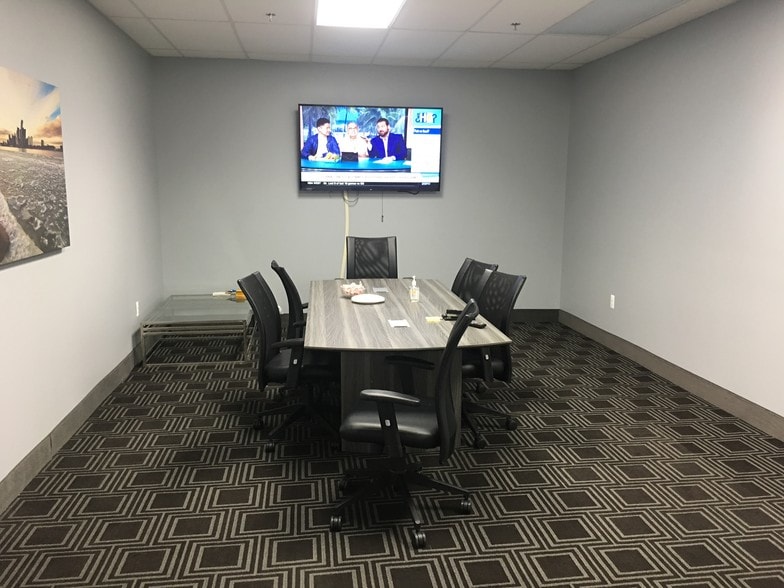 Primary Photo Of 46670 Pontiac Trl, Commerce Township Unknown For Lease