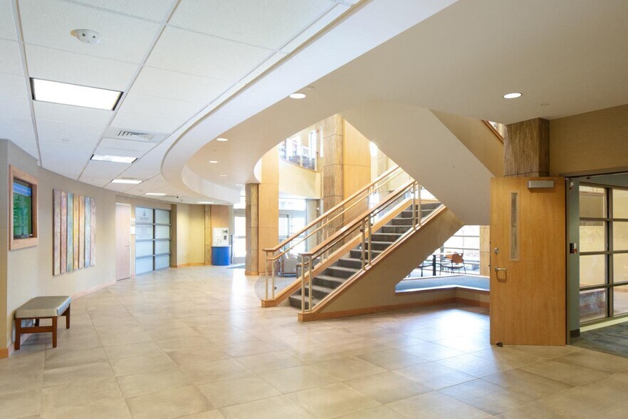 More Photos Of 10710 Charter Dr, Columbia Medical For Lease