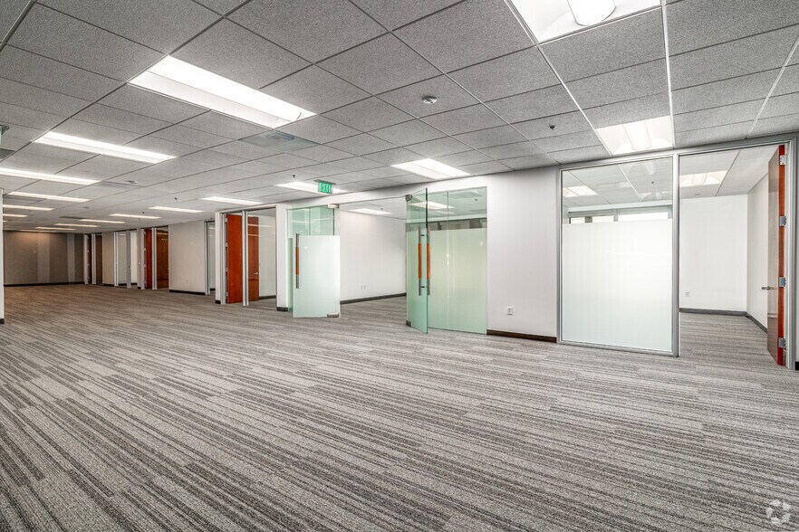 More Photos Of 27101-27201 Puerta Real, Mission Viejo Unknown For Lease