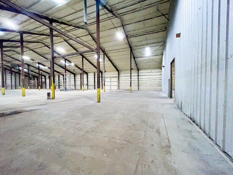 More Photos Of 1201 E 50th St, Lubbock Warehouse For Lease