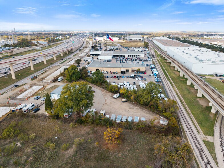 More Photos Of 2630 N Interstate 35E, Carrollton Service For Lease