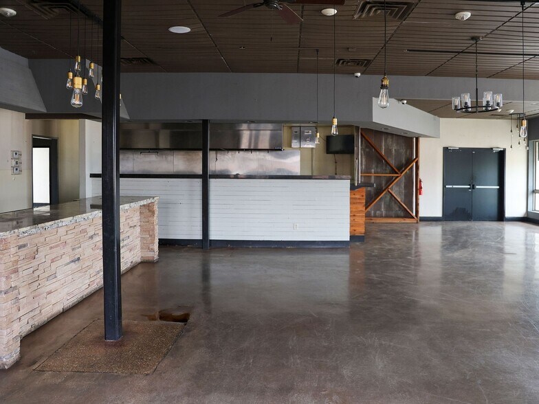 More Photos Of 167 Avondale Haslet Rd, Haslet General Retail For Sale