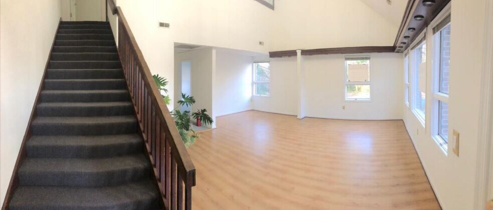 More Photos Of 1321 Jamestown Rd, Williamsburg Office For Lease