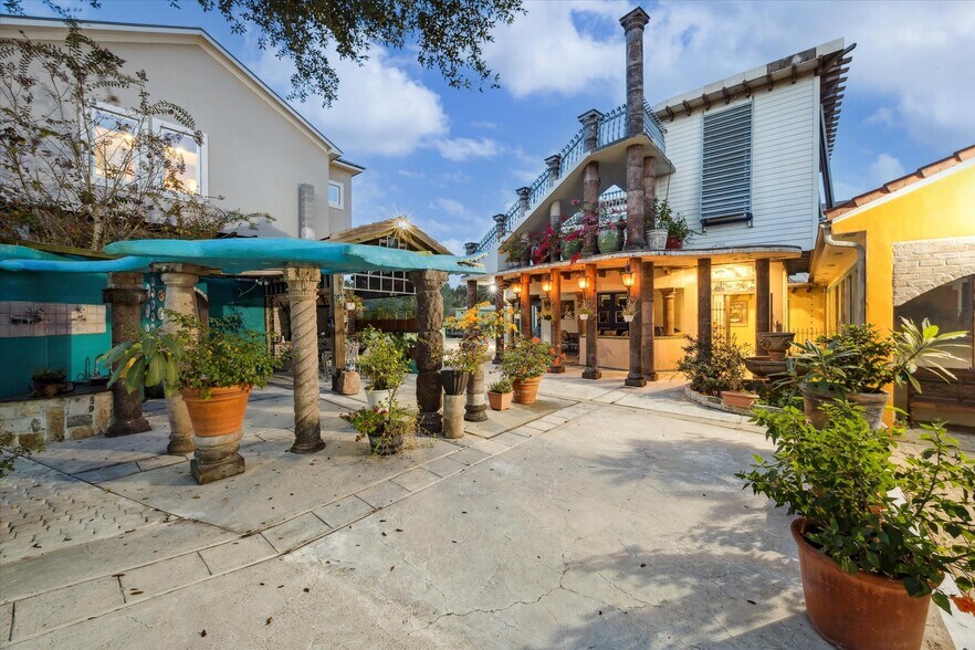 More Photos Of 614 Pine Gully Rd, Seabrook Apartments For Sale