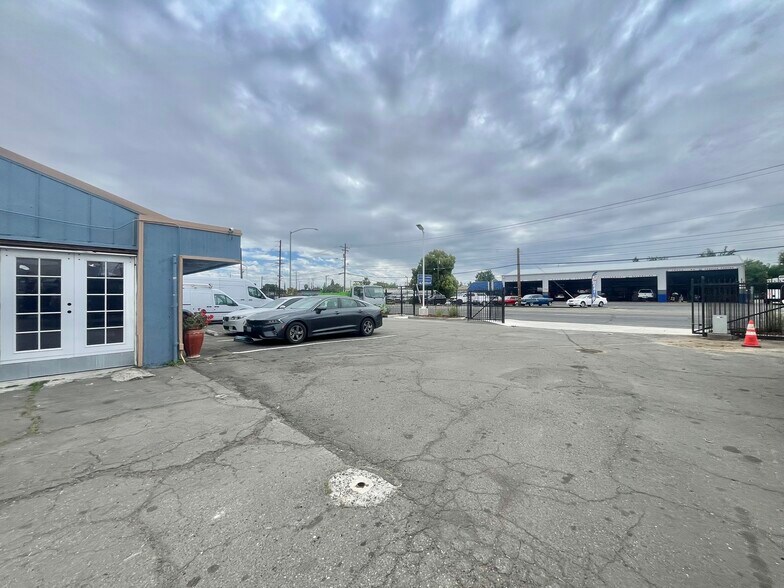 More Photos Of 1941 El Camino Ave, Sacramento Flex For Lease