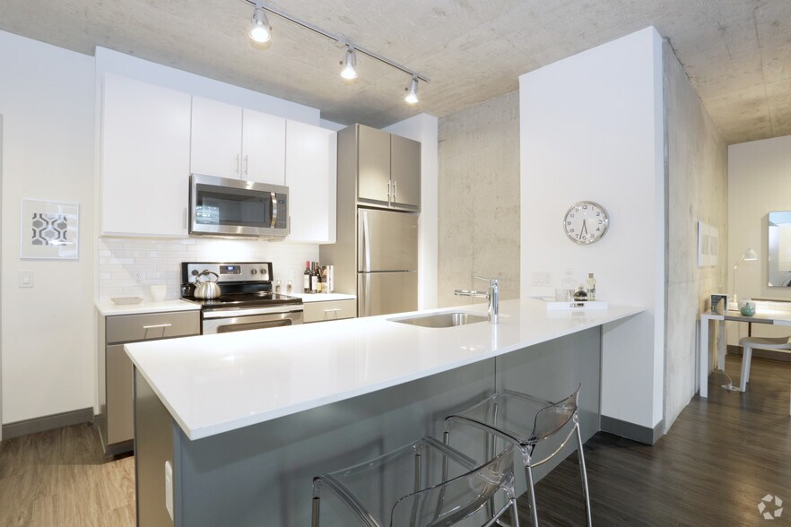 More Photos Of 215 W Lake St, Chicago Apartments For Lease