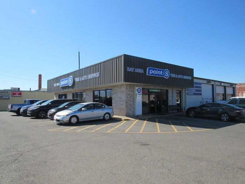More Photos Of 401 Sunburst Hwy, Cambridge Auto Repair For Sale