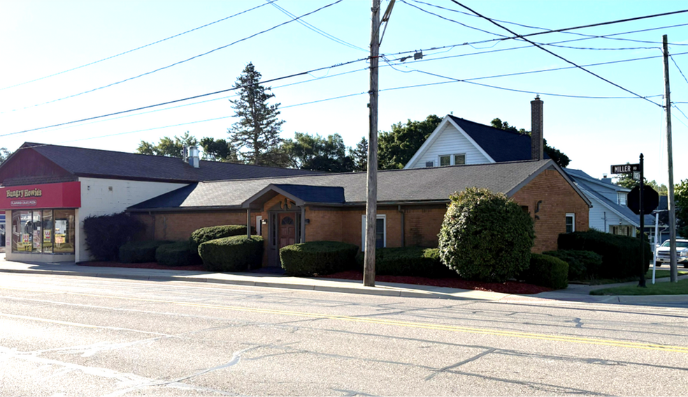 Primary Photo Of 7577 Miller Rd, Swartz Creek Office Residential For Sale
