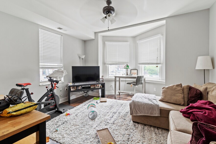 More Photos Of 700 S 5th St, Philadelphia Apartments For Sale