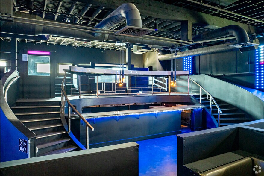 More Photos Of 1909 Blake St, Denver Freestanding For Sale