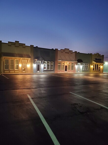 More Photos Of 402-410 N Spring St, Sparta Storefront Retail Office For Sale