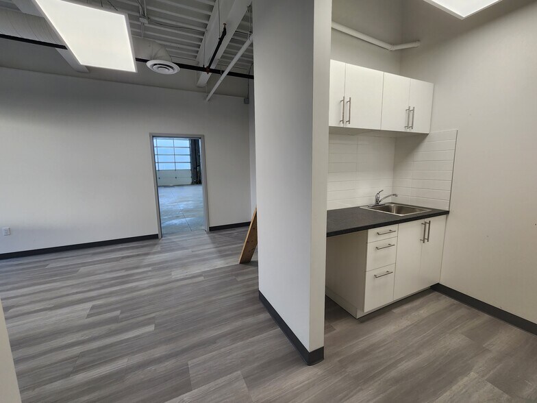 More Photos Of 3902 65A Ave, Leduc Unknown For Lease