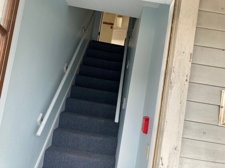 More Photos Of 531-535 W Main St, Norwich Medical For Sale