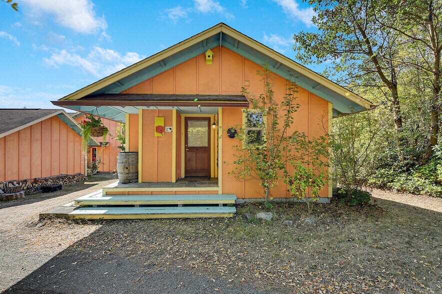 More Photos Of 1673 Woodland Dr, Port Townsend Winery Vineyard For Sale