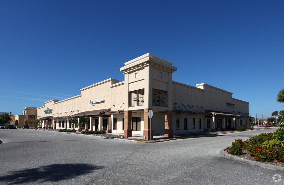 Primary Photo Of 3280 Tamiami Trl, Port Charlotte General Retail For Lease