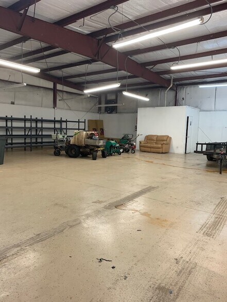 More Photos Of 310-330 Maguire Road Ext, Ocoee Warehouse For Lease