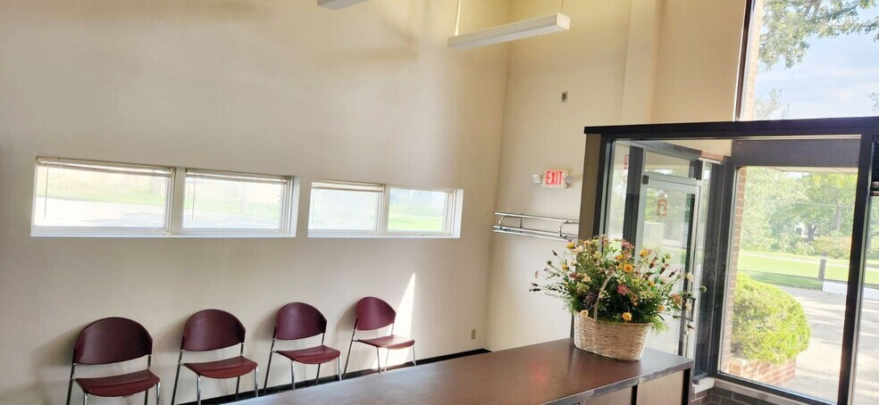 More Photos Of 200 N 8th Ave E, Newton Warehouse For Sale