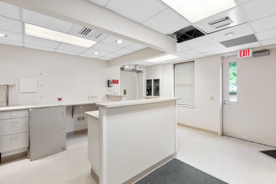 More Photos Of 15394 Kings Hwy, Montross Medical For Sale