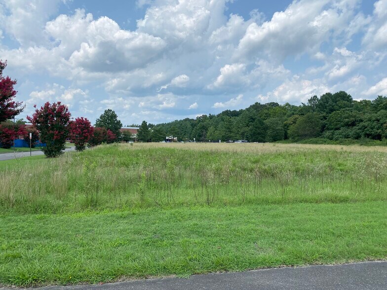 More Photos Of 8703 Studley Rd, Mechanicsville Medical For Sale