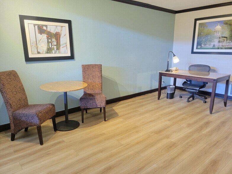 More Photos Of 2101 S Meridian Ave, Oklahoma City Hotel For Sale