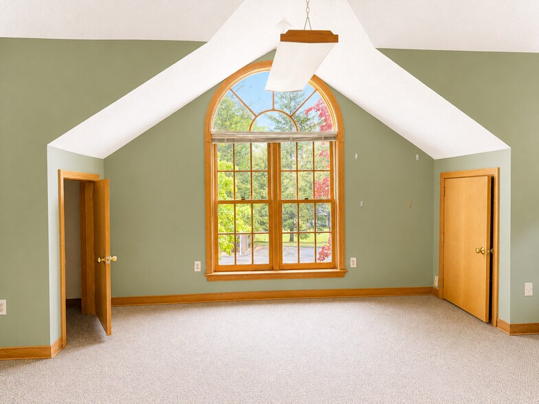 More Photos Of 1170 Ellington Rd, South Windsor Loft Creative Space For Lease