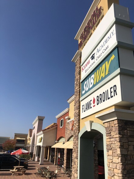 More Photos Of 1301-1397 S Grand Ave, Glendora Unknown For Lease