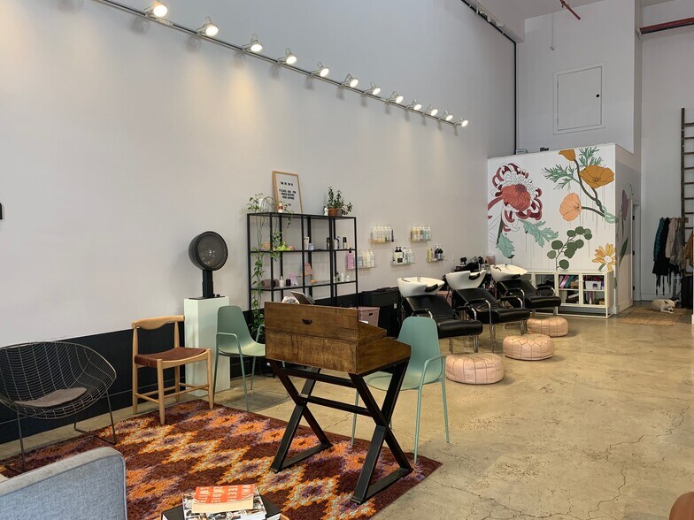 Primary Photo Of 1544-1556 Dekalb Ave, Brooklyn Warehouse For Lease
