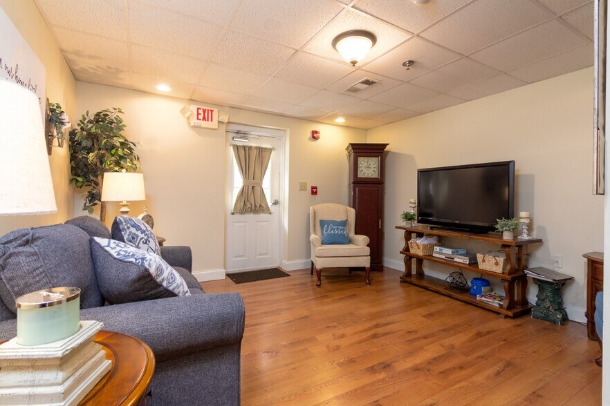 More Photos Of 173 S Lee St, Forsyth Assisted Living For Lease