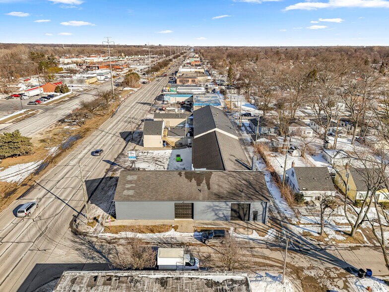 More Photos Of 26289 W Eight Mile Rd, Redford Township Manufacturing For Lease